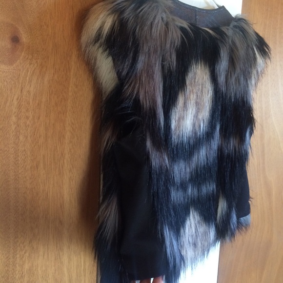 Twelfth Street Cynthia Vincent faux fur vest EUC - Picture 5 of 8